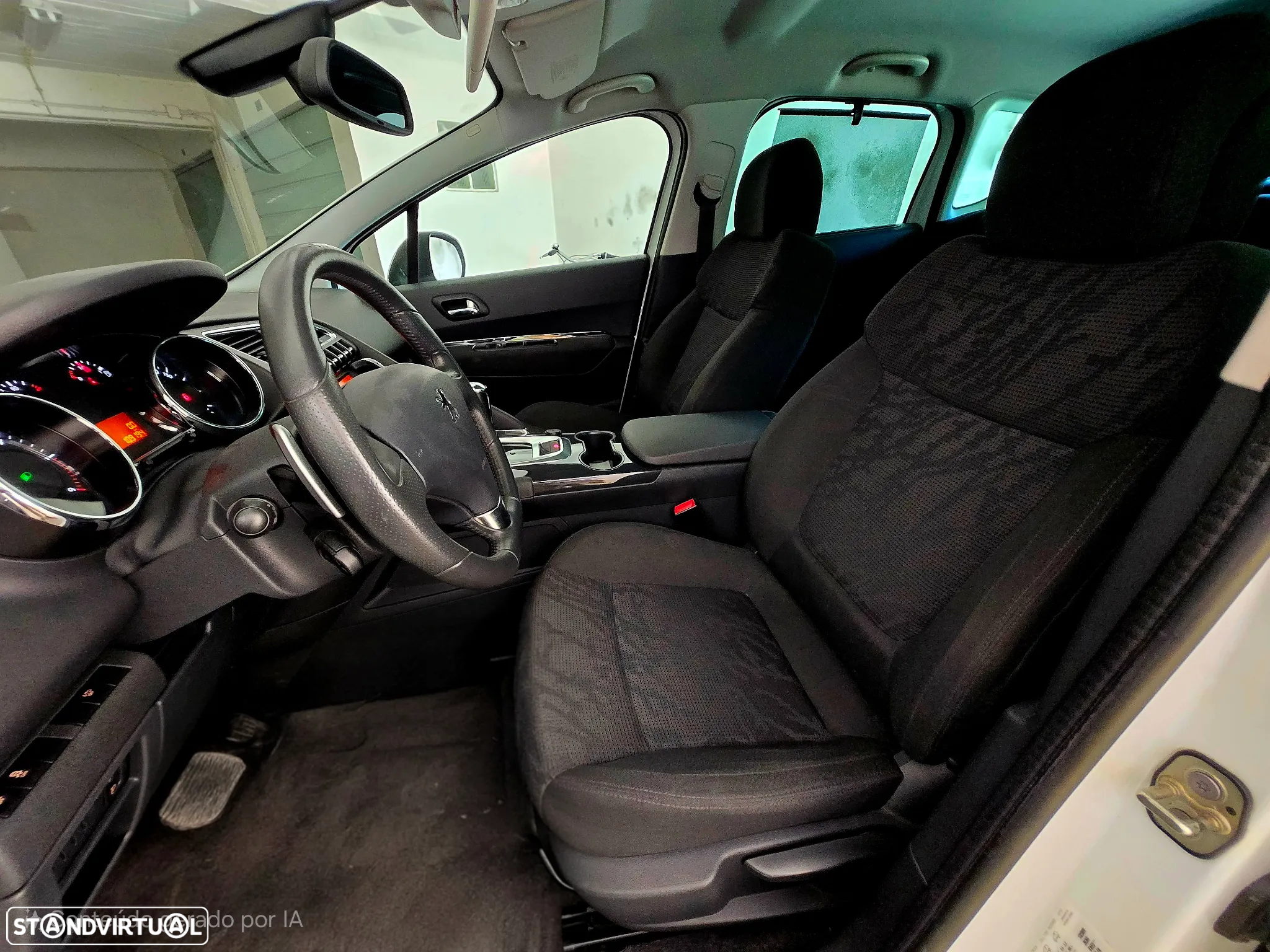 Peugeot 3008 1.6 e-HDi Allure 2-Tronic 110g - 13