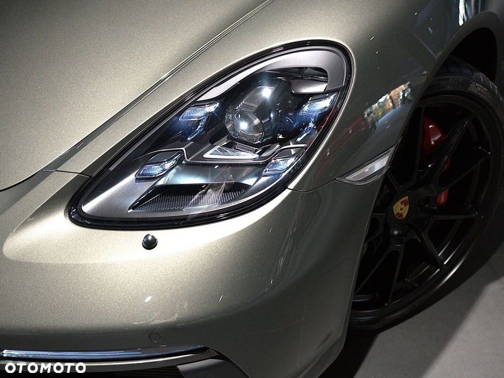 Porsche 718 Cayman - 17