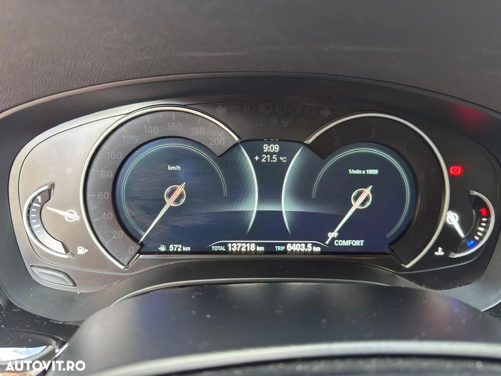 BMW Seria 5 530i xDrive Touring Aut. Luxury Line - 40