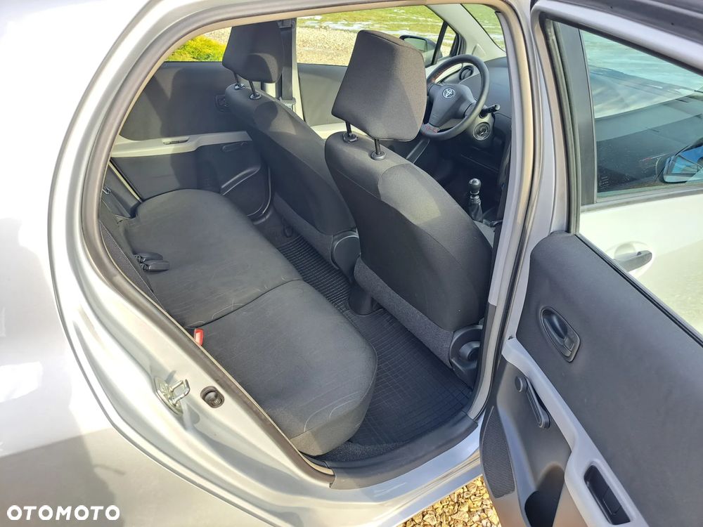 Toyota Yaris - 15