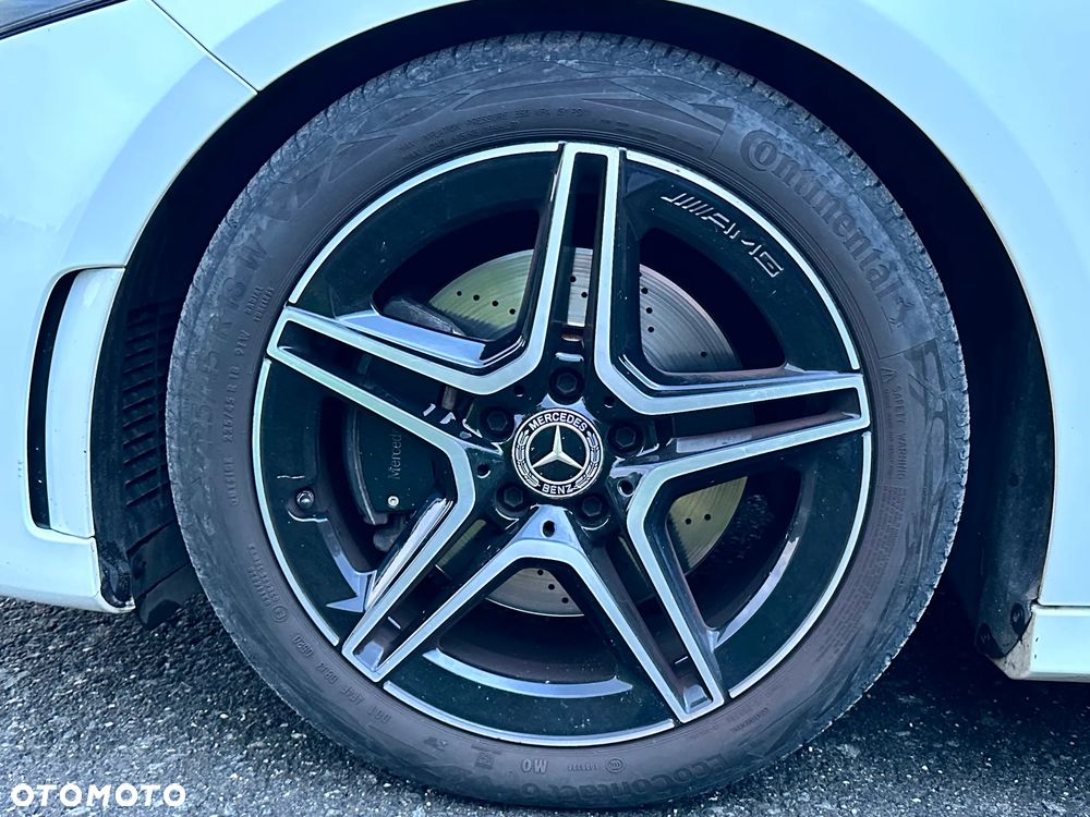 Mercedes-Benz Klasa A 220 4-Matic AMG Line 7G-DCT - 32