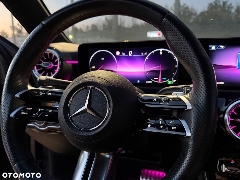 Mercedes-Benz Klasa A 180 AMG Line 7G-DCT - 29