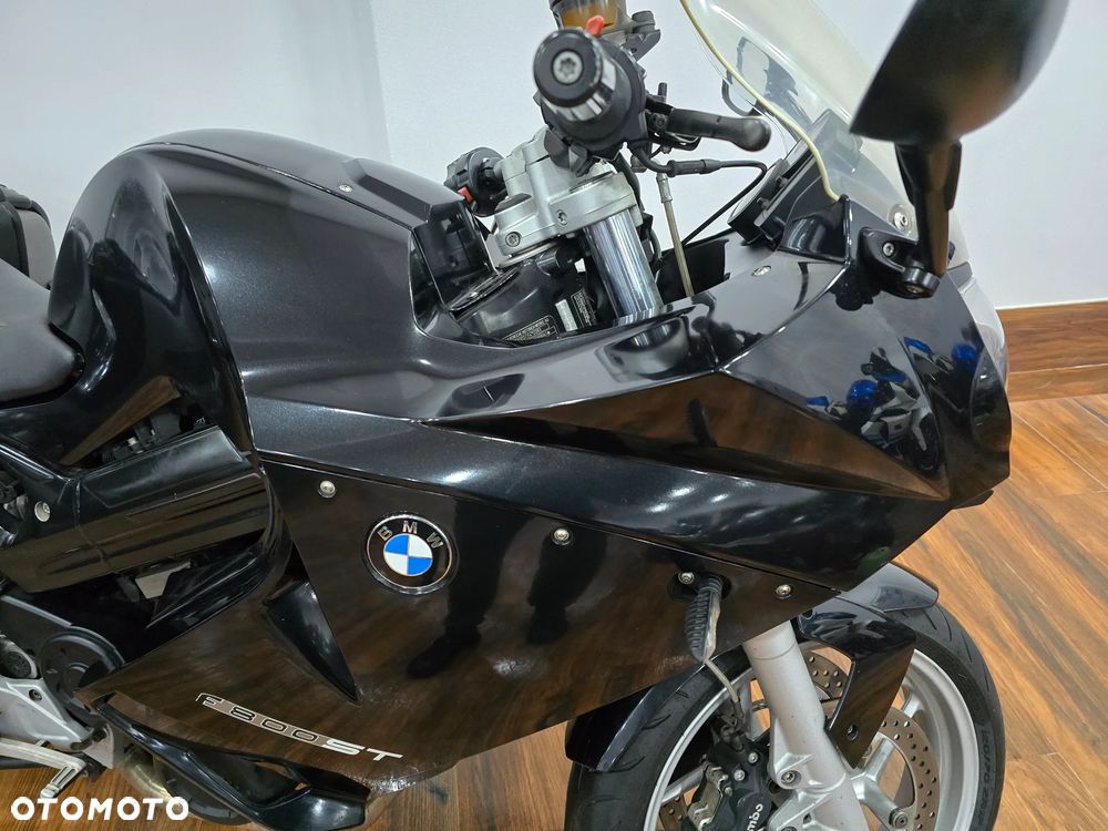 BMW F - 17
