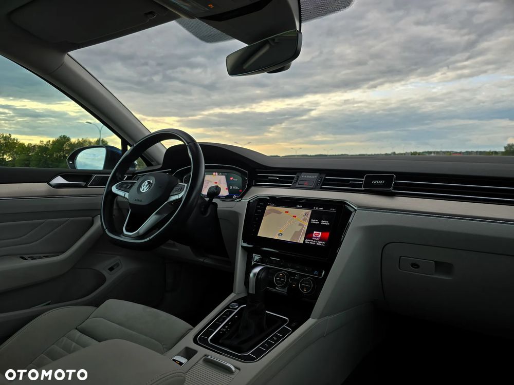 Volkswagen Passat Variant 2.0 TDI EVO Elegance DSG - 31