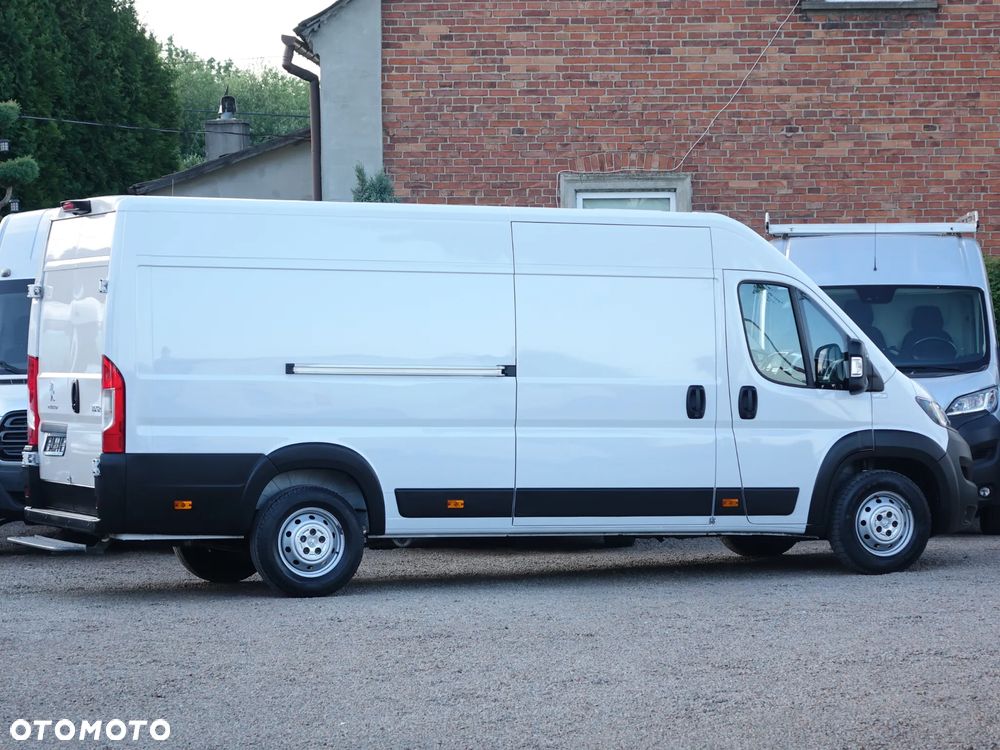 Peugeot Boxer L4H2 rok 2023 najdłuższy furgon 3-osobowy - 4