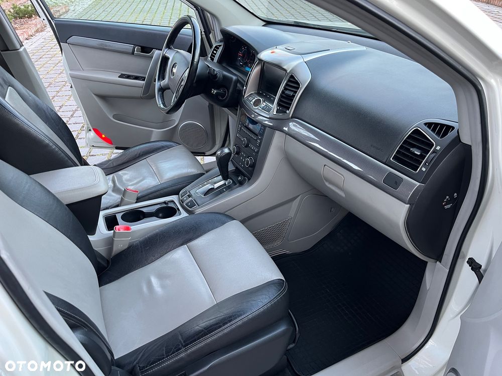 Chevrolet Captiva 2.2 D LTZ - 14