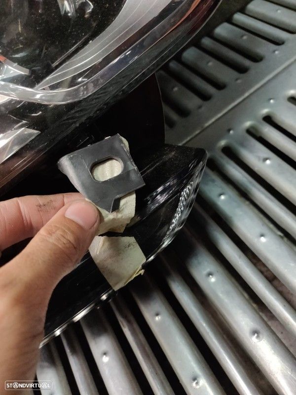 Farol Frente Direito / Otica Direita Renault Megane Iv Hatchback (B9a/ - 3