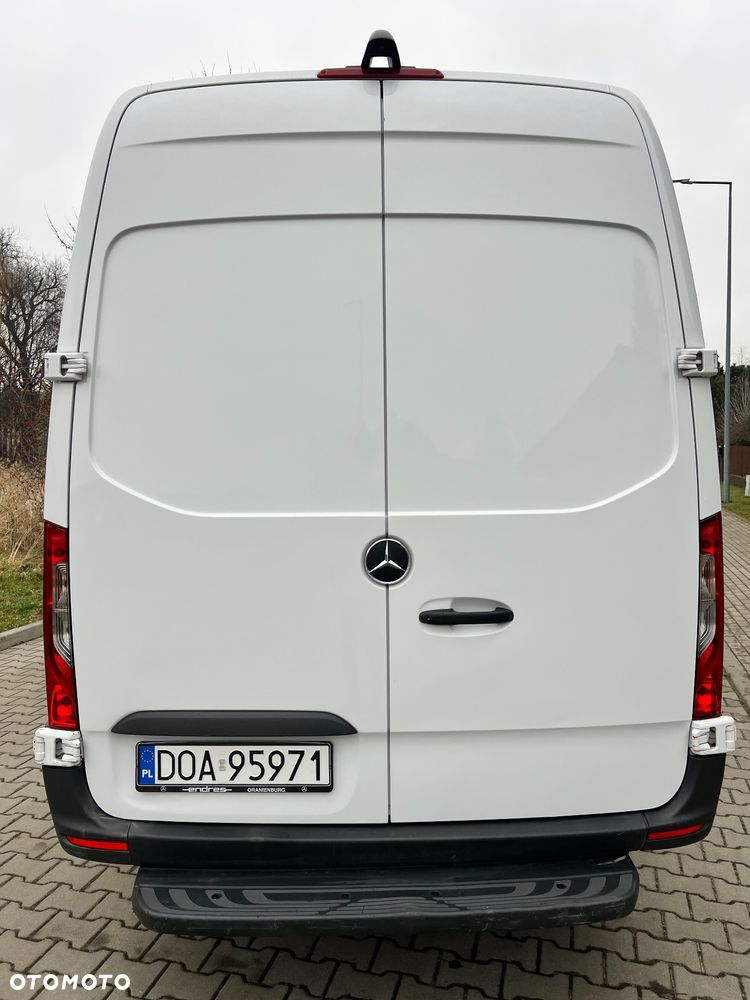 Mercedes-Benz 315 - 8