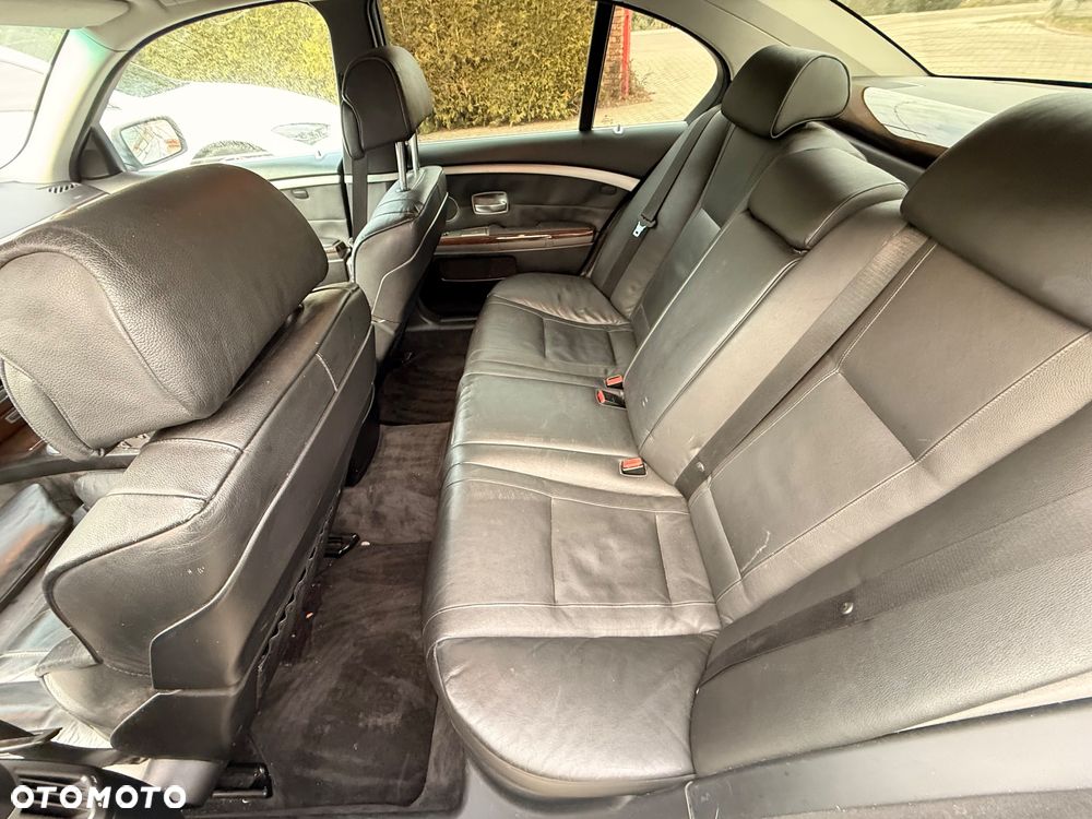 BMW Seria 7 740i - 7