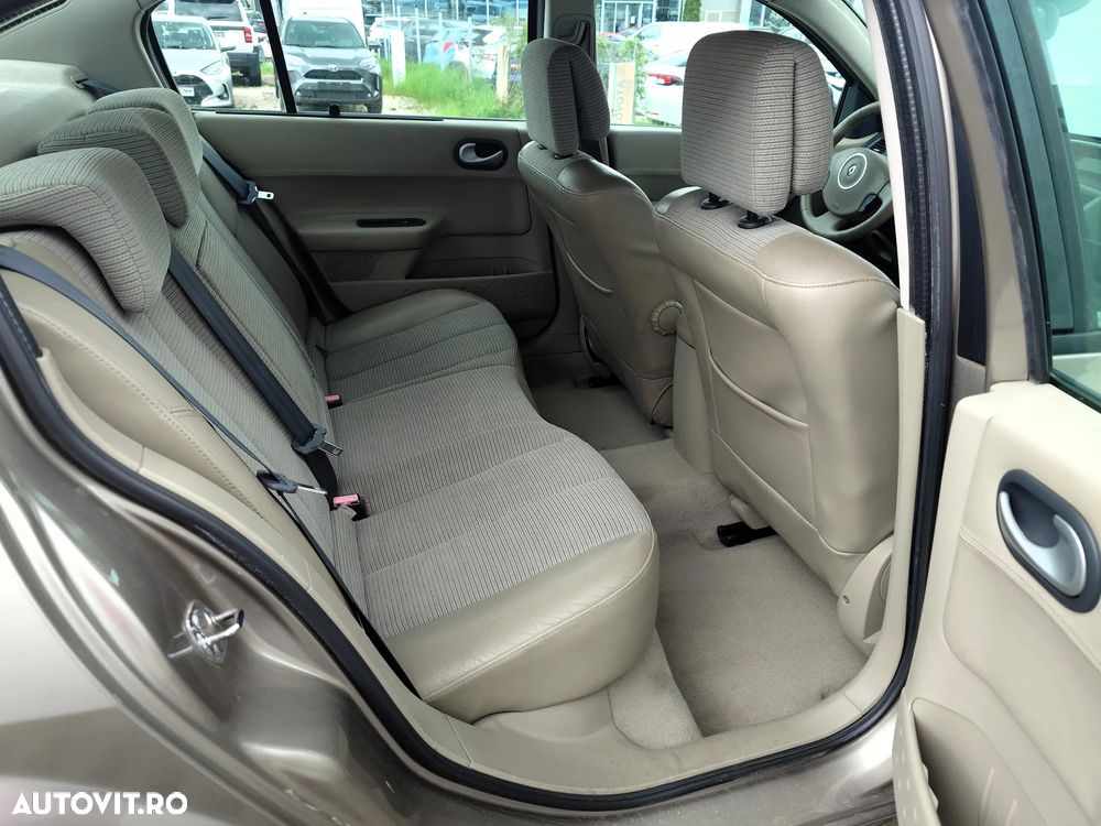Renault Megane 1.6 Exception - 9