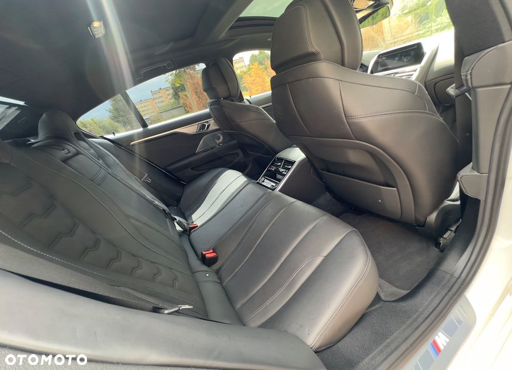 BMW Seria 8 - 13