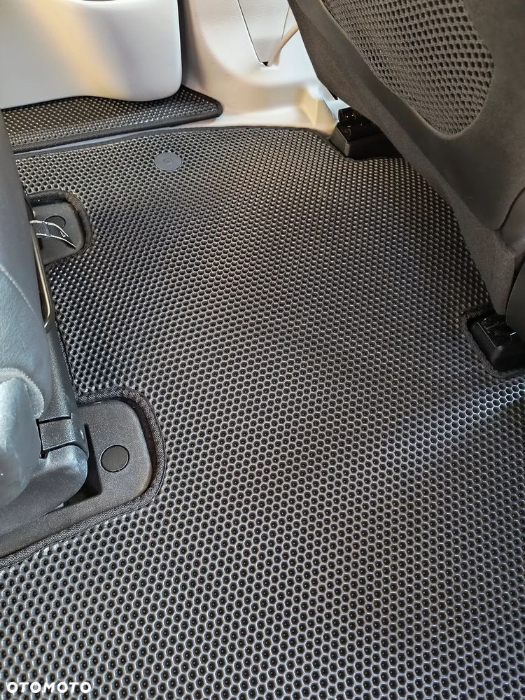 Chrysler Pacifica - 14