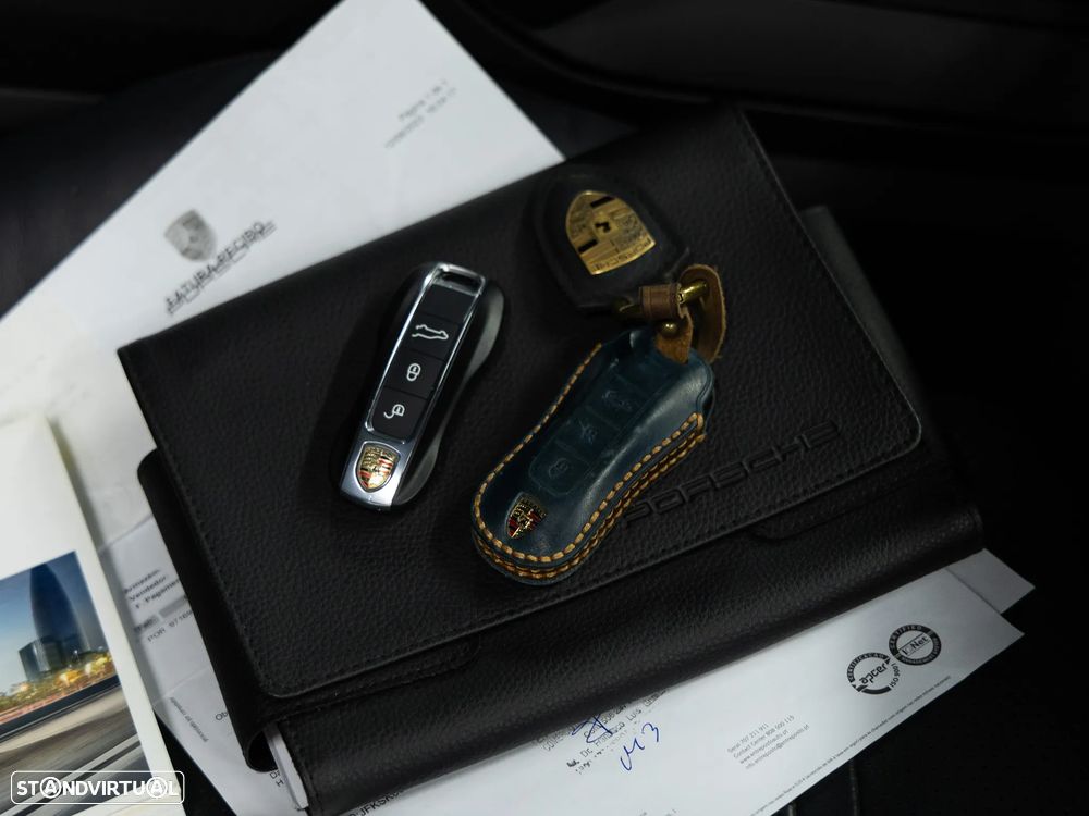 Porsche Cayenne Platinum Edition - 41