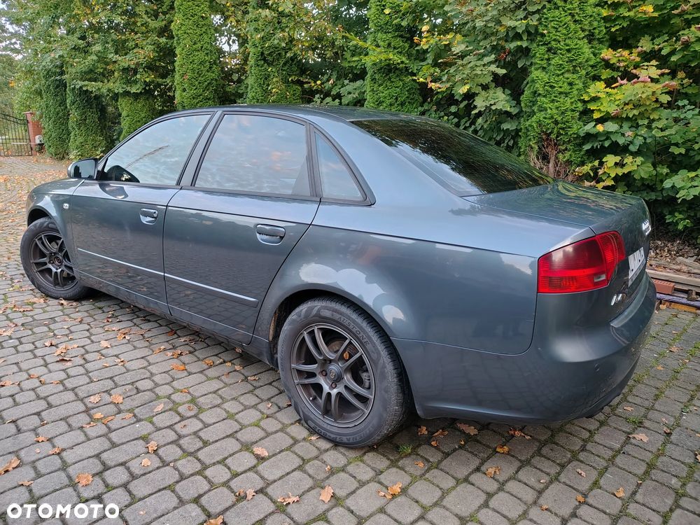 Audi A4 Limousine - 16