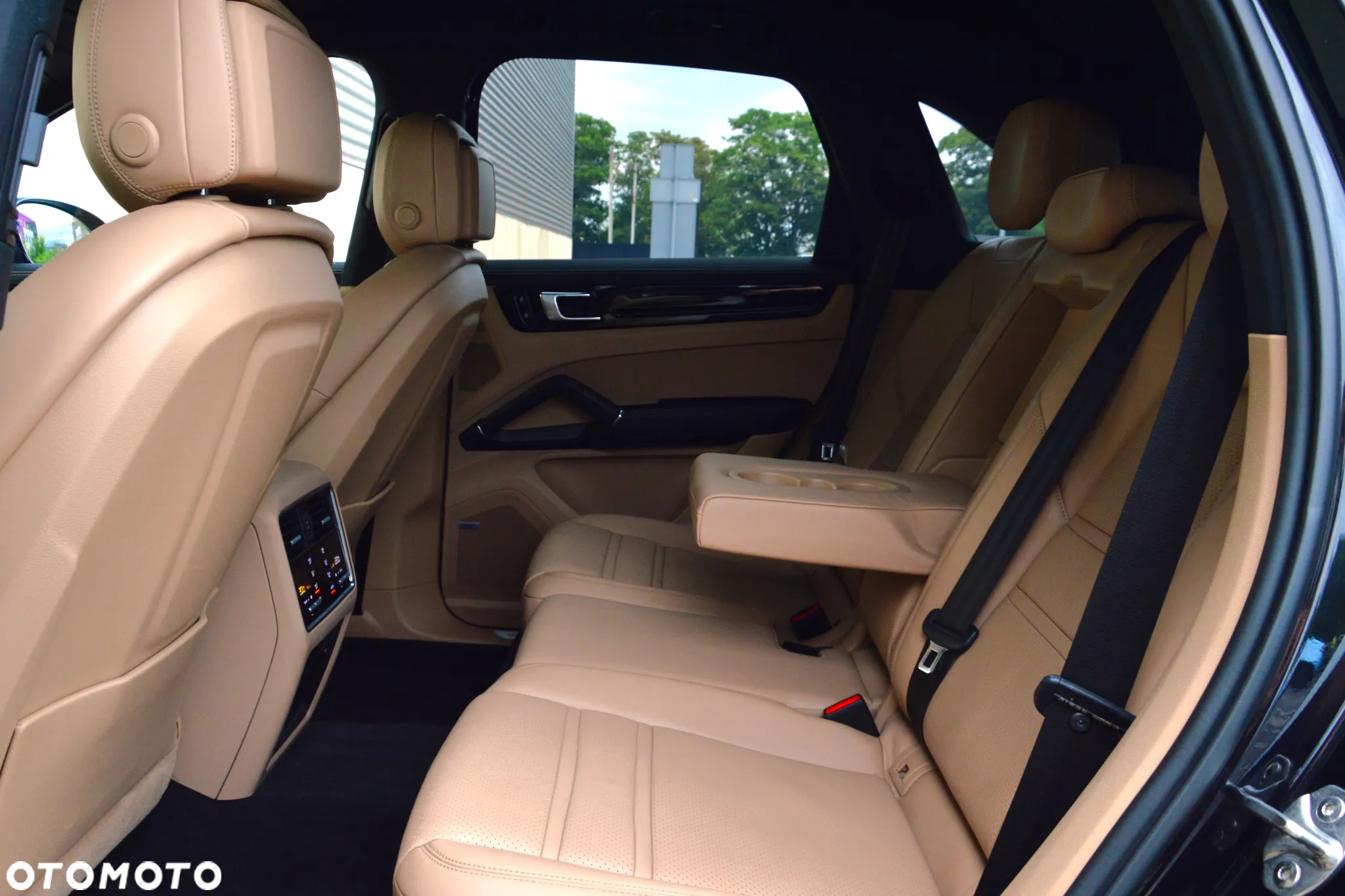 Porsche Cayenne Standard - 17