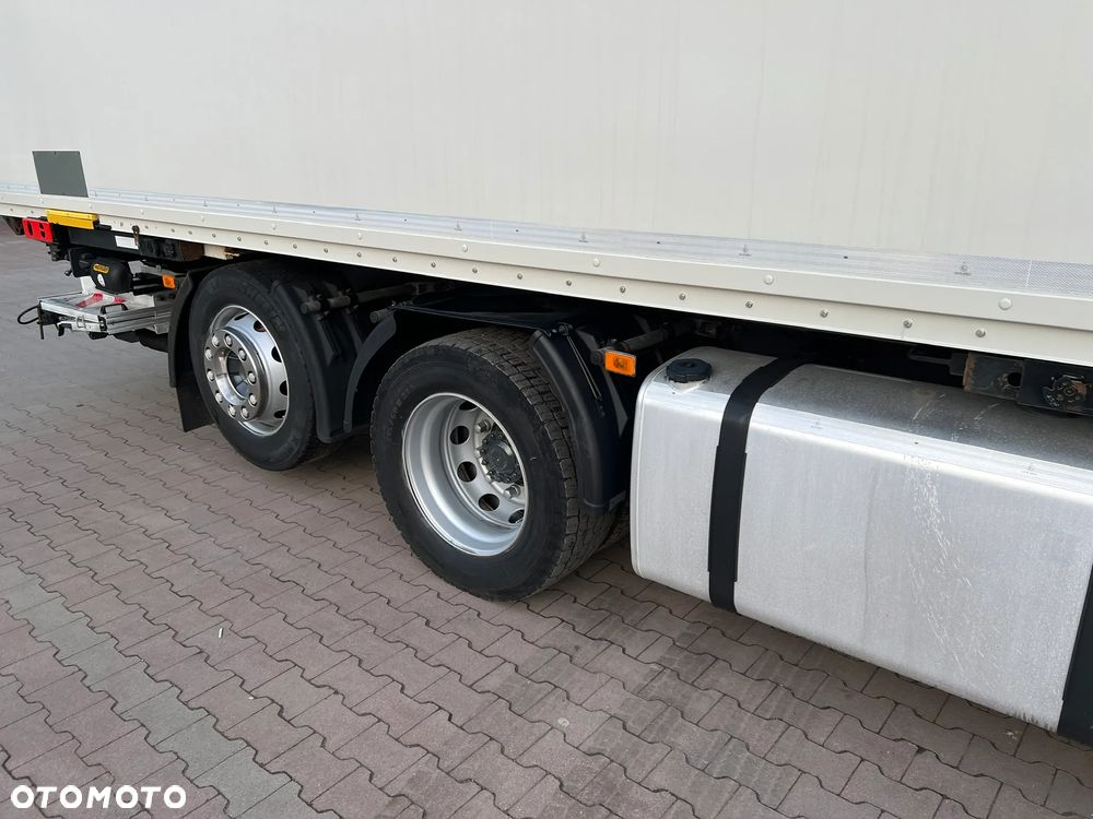 Volvo FH 460 Xenony Klimapostojowa winda Niemcy - 7