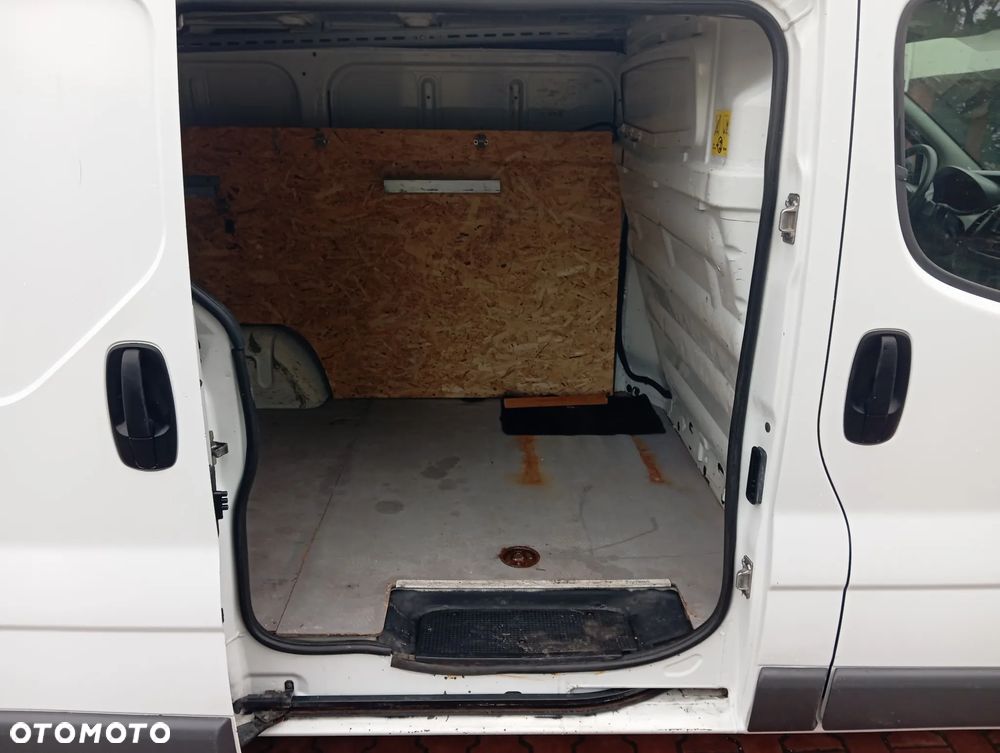 Renault Trafic - 12