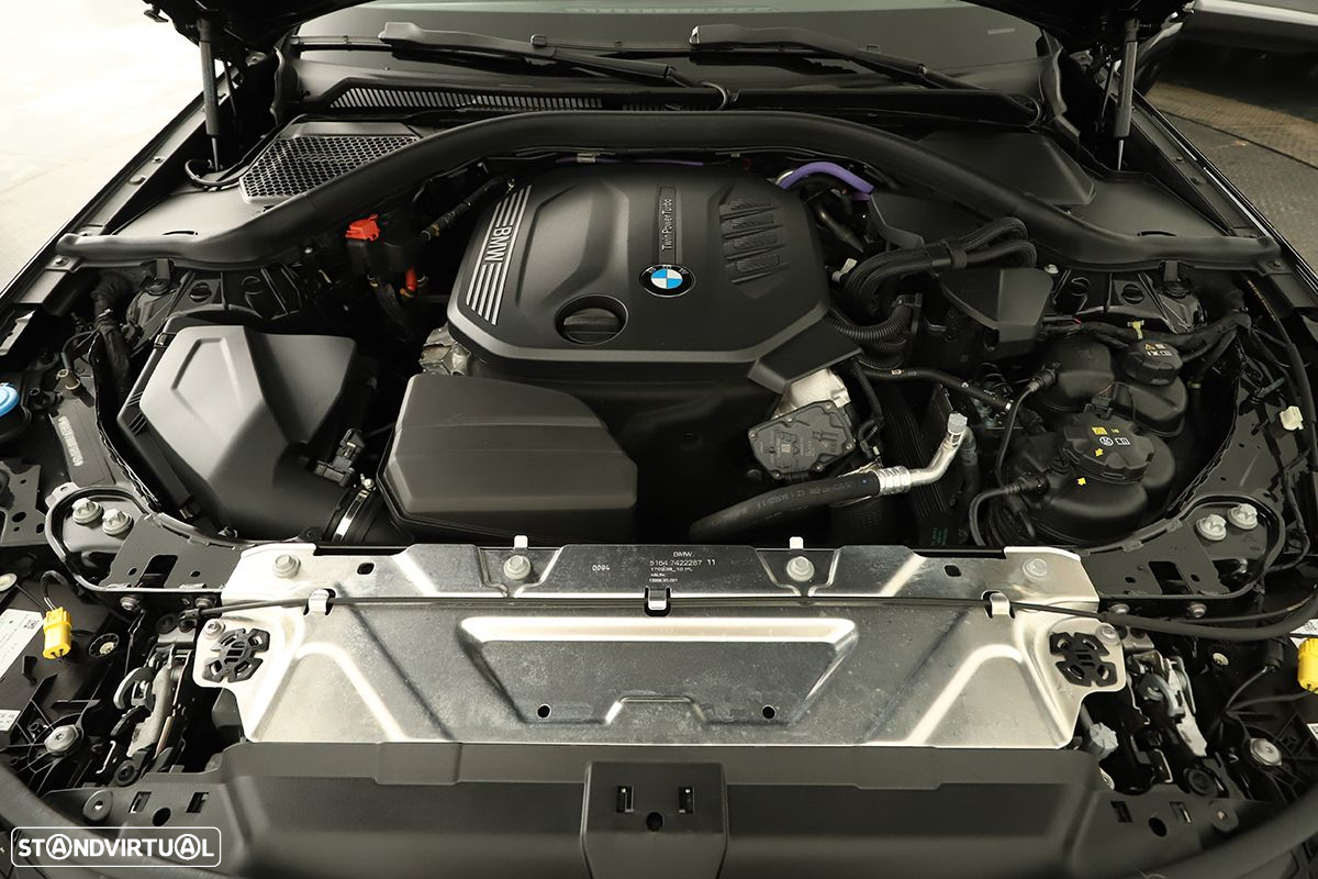 BMW 320 d Touring Pack Desportivo M Auto - 29