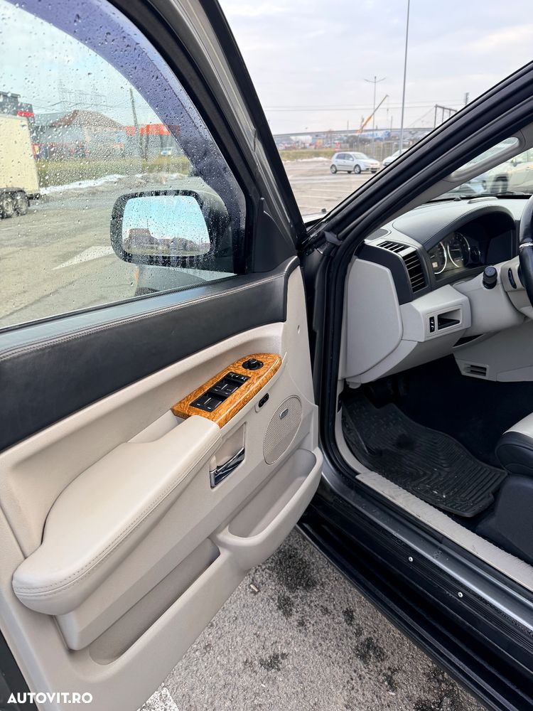 Jeep Grand Cherokee - 15