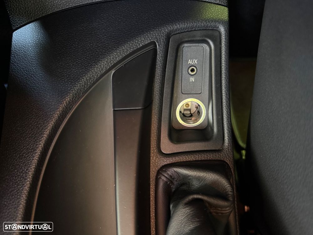 BMW 116 d Pack M - 19