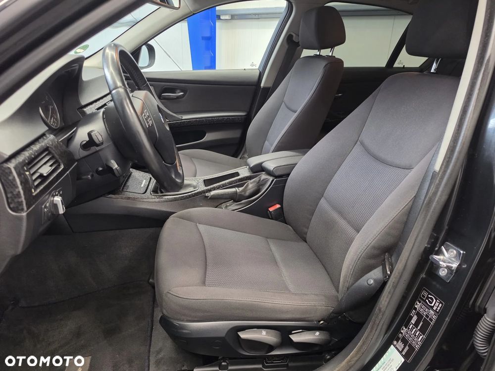 BMW Seria 3 318i - 20