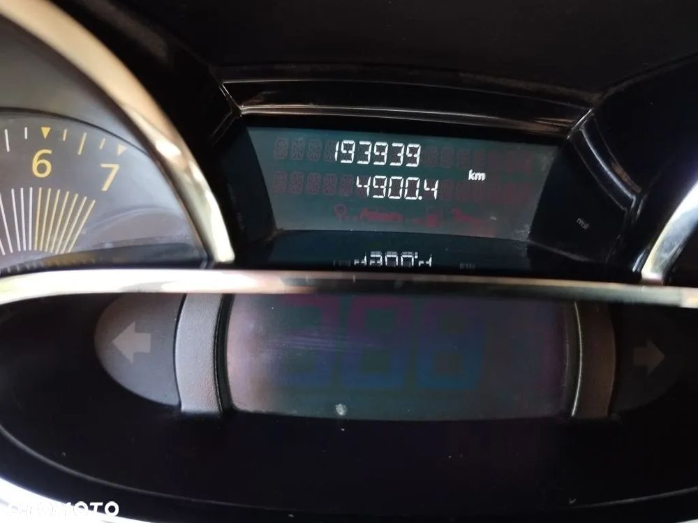 Renault Clio 1.2 16V 75 LIMITED - 15