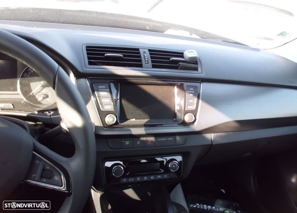 Peças Skoda Fabia III (NJ3) 1.0 TSI 2021 - 21