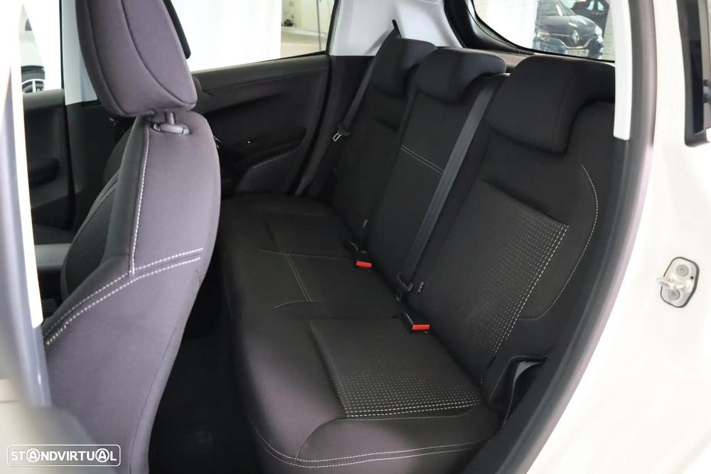 Peugeot 208 1.2 PureTech Allure EAT6 - 24