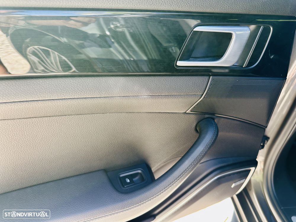 Porsche Panamera 4 Edition 10 Anos - 19