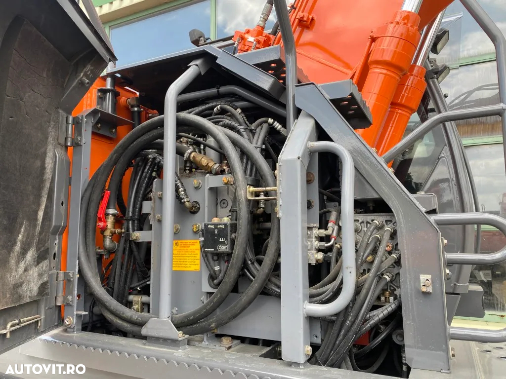 Hitachi ZX 140W-3 - 9