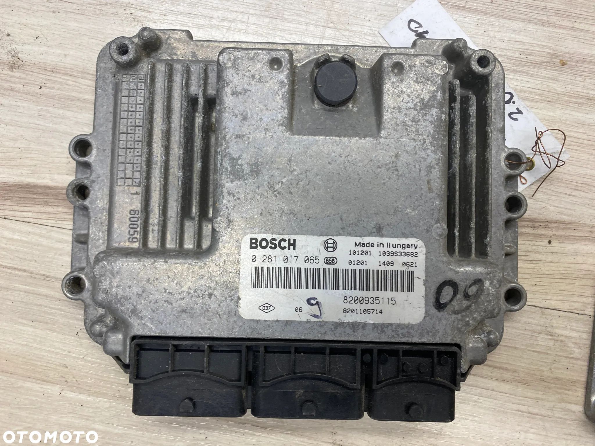 KOMPUTER STEROWNIK SILNIKA ECU  RENAULT TRAFIC VIVARO 0281017065 8200935115 - 1