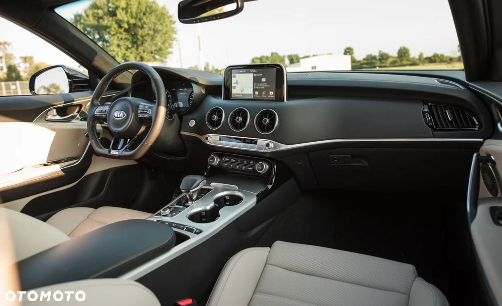 Kia Stinger 3.3 T-GDI AWD GT - 10