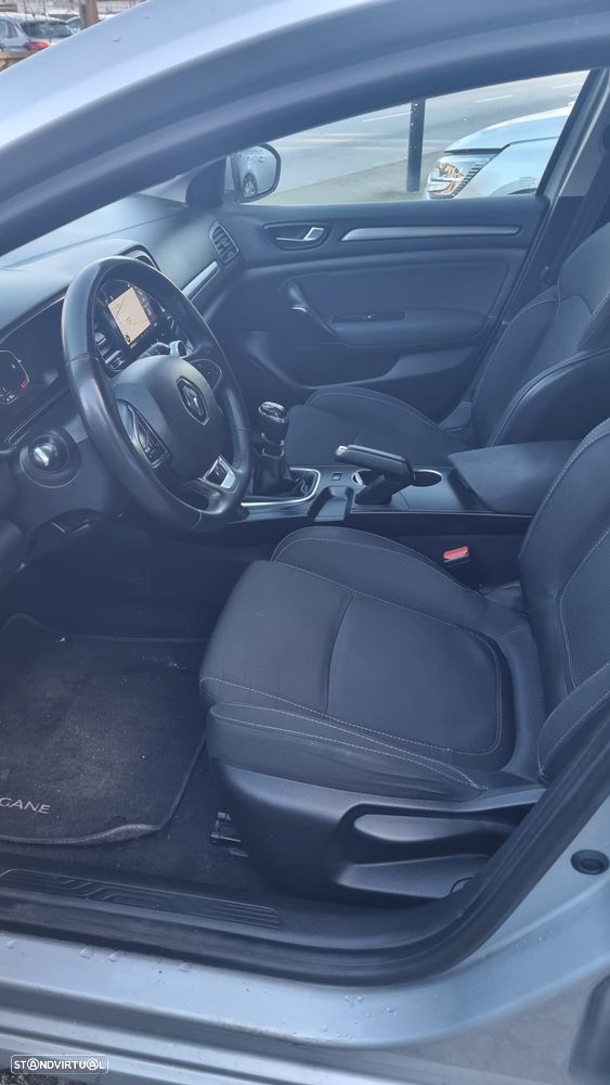 Renault Mégane Sport Tourer BLUE dCi 115 ZEN - 9