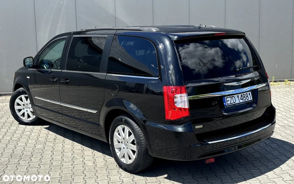 Chrysler Town & Country 3.6 Limited - 12