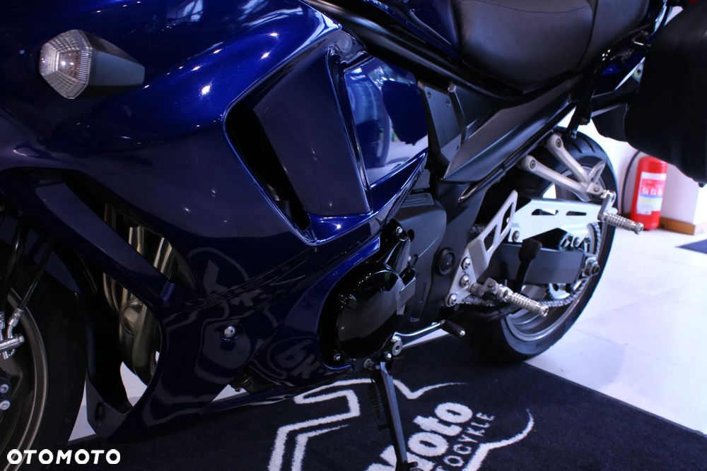 Suzuki GSX - 26