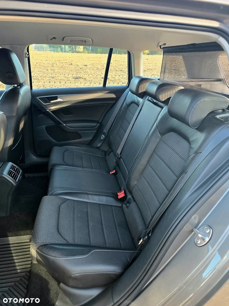 Volkswagen Golf - 24