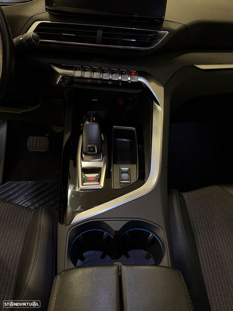 Peugeot 5008 PureTech 130 EAT8 Stop & Start Allure Pack - 21