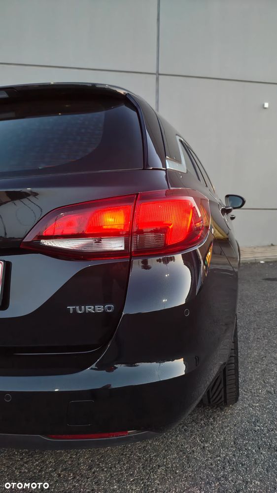 Opel Astra 1.4 Turbo Exklusiv - 22