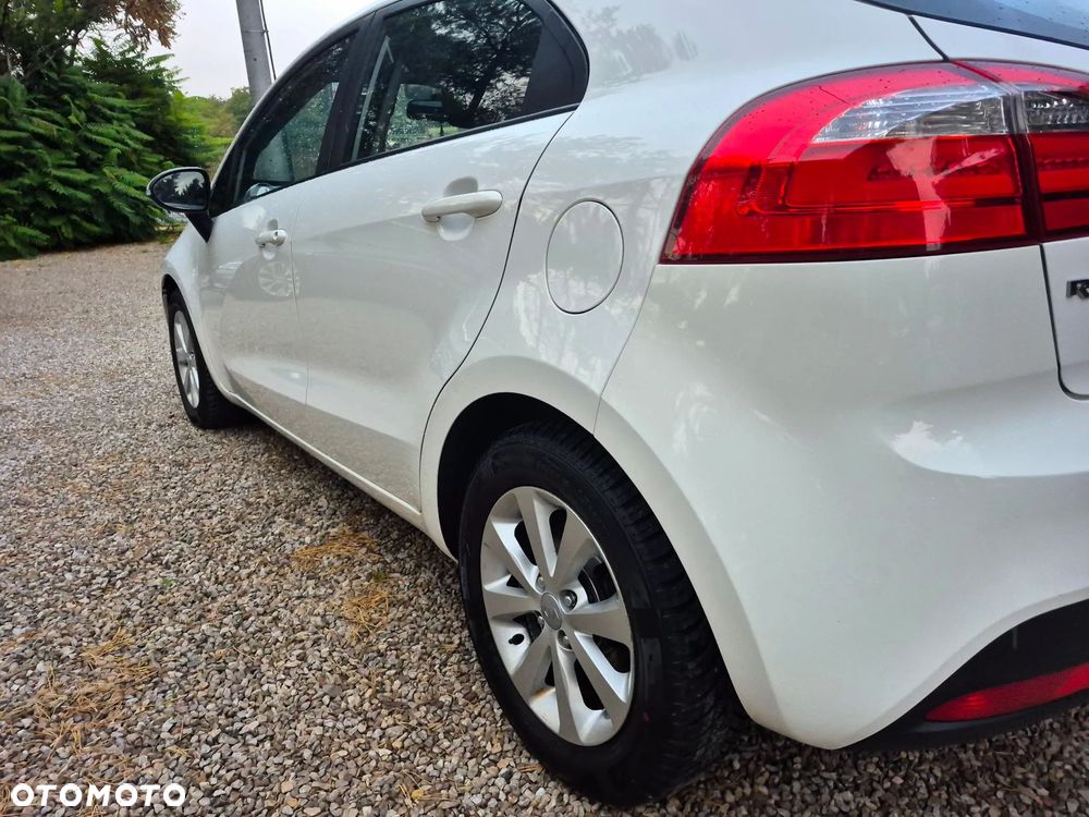 Kia Rio - 9