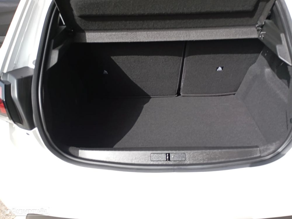 Peugeot 208 PureTech 100 EAT8 Active Pack - 12