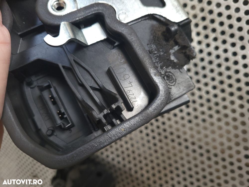 Broasca Blocator Incuietoare Usa Fata Spate Bmw X1 E84 Volan Stanga Cod    Dezmembrez Bmw X1 E84 2. - 6