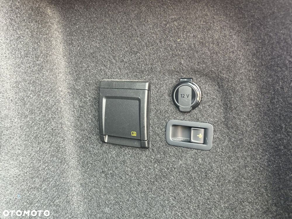 Volkswagen Golf 2.0 TSI 4Motion R DSG - 39