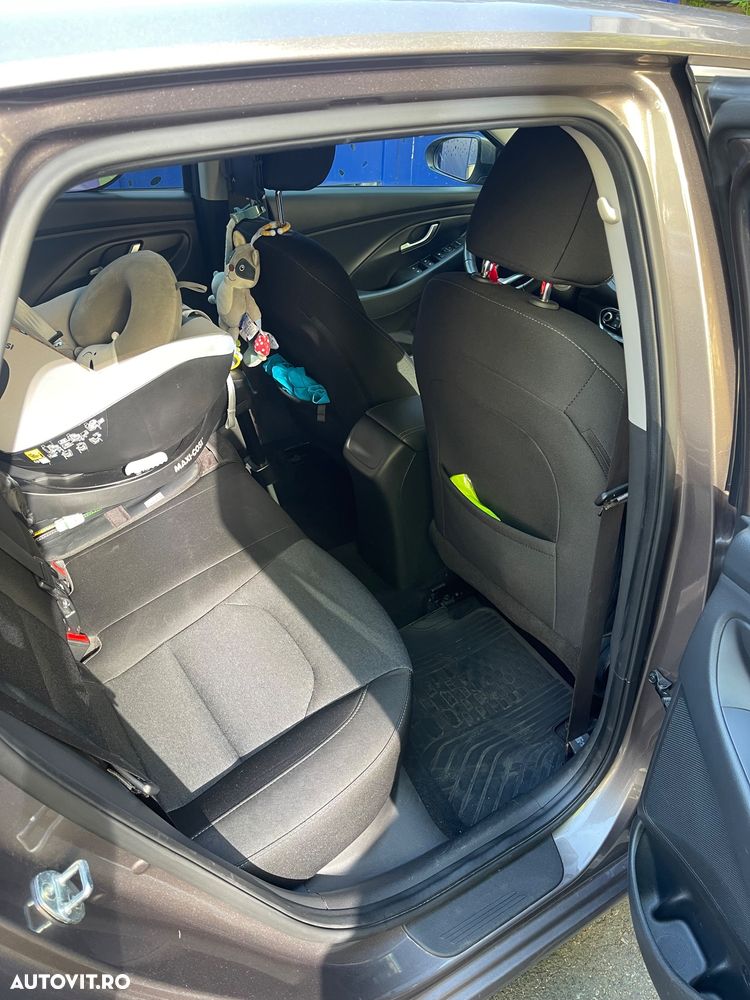 Hyundai i30 1.5 110CP M/T Highway - 19