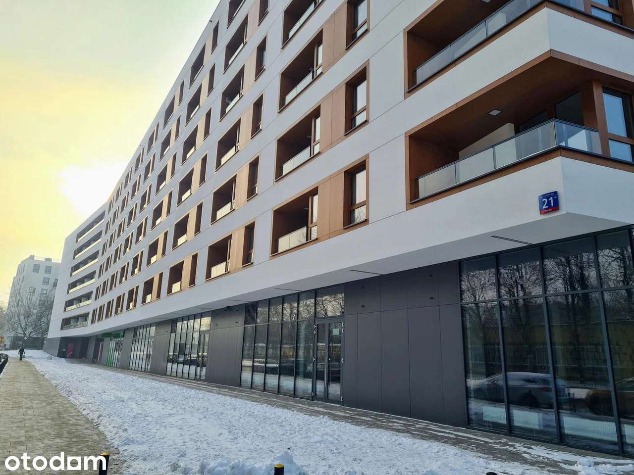 Nowy blok, cicho za oknem, blisko Centrum