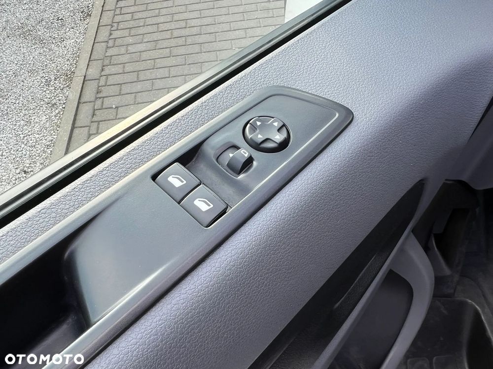 Peugeot Traveller 1.5 BlueHDi Long Business - 15