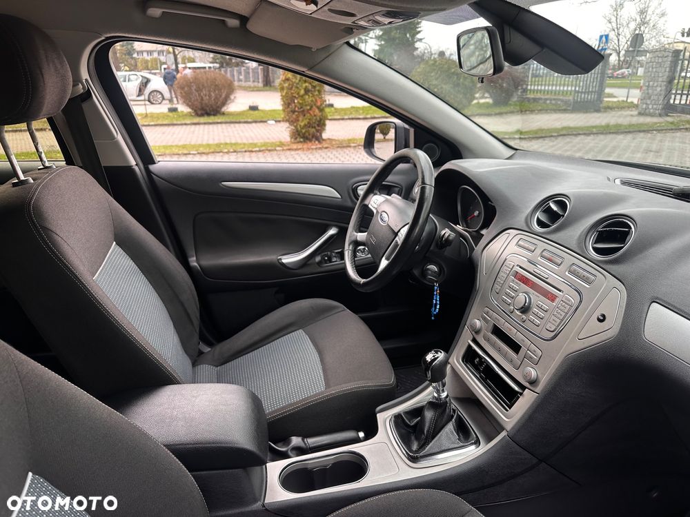 Ford Mondeo 1.8 TDCi Ambiente - 27