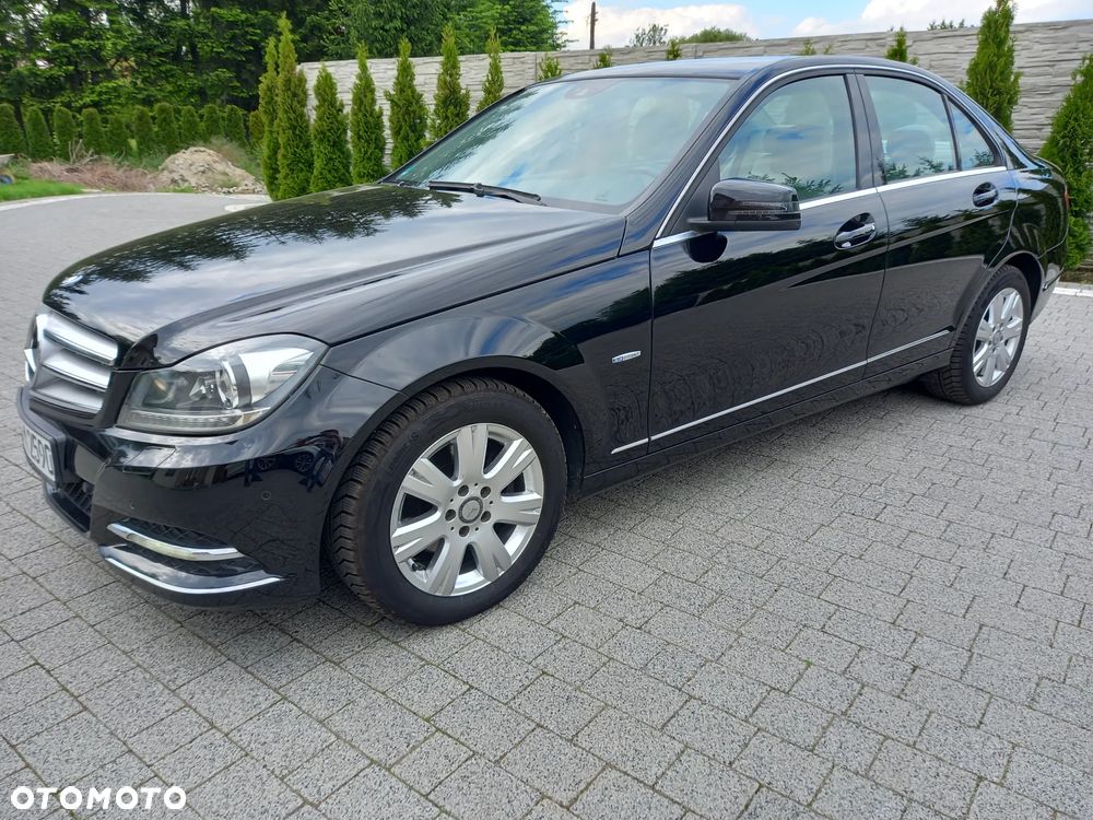 Mercedes-Benz Klasa C 200 CGI BlueEFFICIENCY Avantgarde - 4