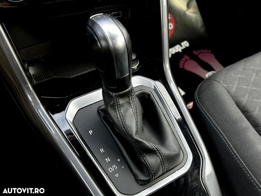 Volkswagen T-Roc - 10