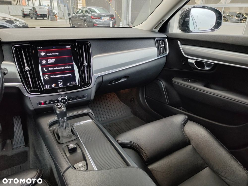 Volvo V90 Cross Country - 14