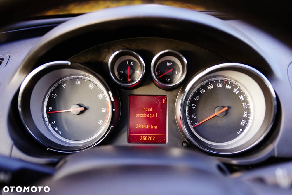 Opel Insignia 1.6 Turbo Cosmo - 14